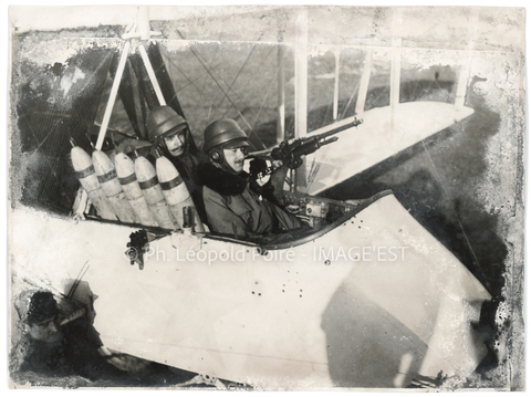 Léopold Poiré et Albert Féquant en avion (Malzéville)